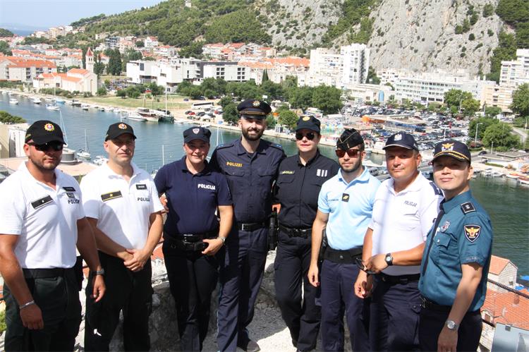 Slika /PU splitsko-dalmatinska 2022/Turisticka sezona 2023/omis0.JPG